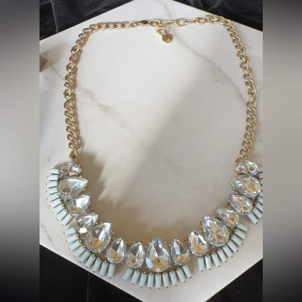 LOFT cream and clear necklace